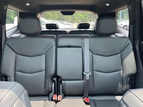 Used 2025 Cadillac XT6 Luxury FWD image 36