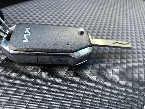 Used 2025 Kia Soul LX w/ LX Technology Package image 18