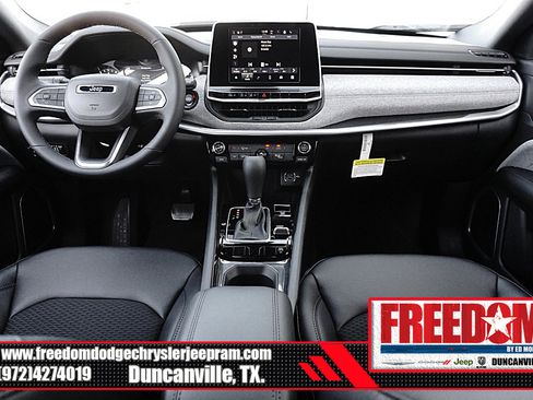 New 2026 Jeep Compass Latitude image 11