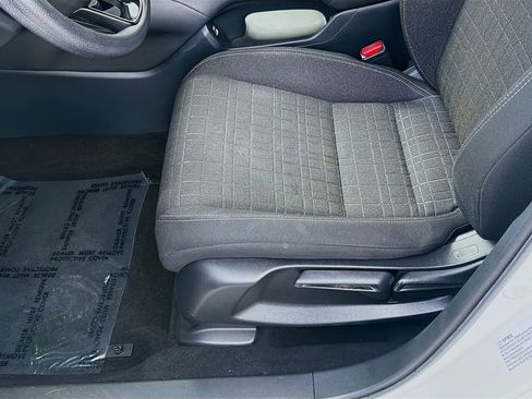 Used 2023 Honda HR-V LX image 17