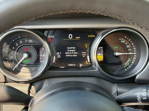 Used 2023 Jeep Wrangler Unlimited w/ Cold Weather Group AWD/4WD image 28