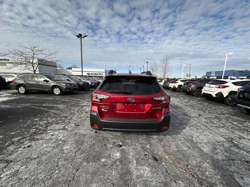 Used 2025 Subaru Outback Premium w/ Popular Package #1A image 4