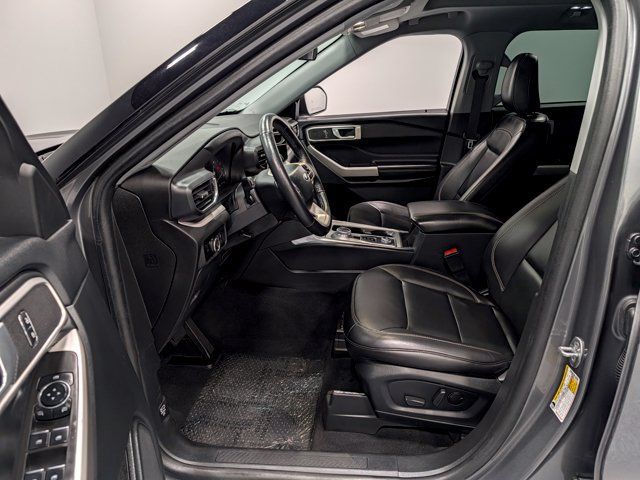 Used 2023 Ford Explorer XLT w/ Equipment Group 202A AWD/4WD image 11