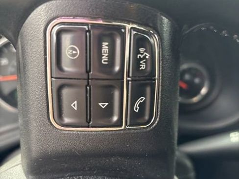 Used 2011 Jeep Wrangler Sahara w/ Connectivity Group image 11