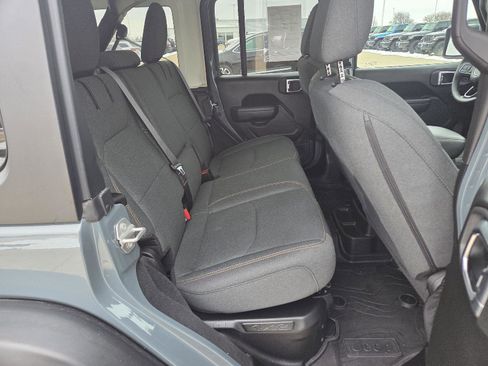 Used 2025 Jeep Wrangler Willys image 41