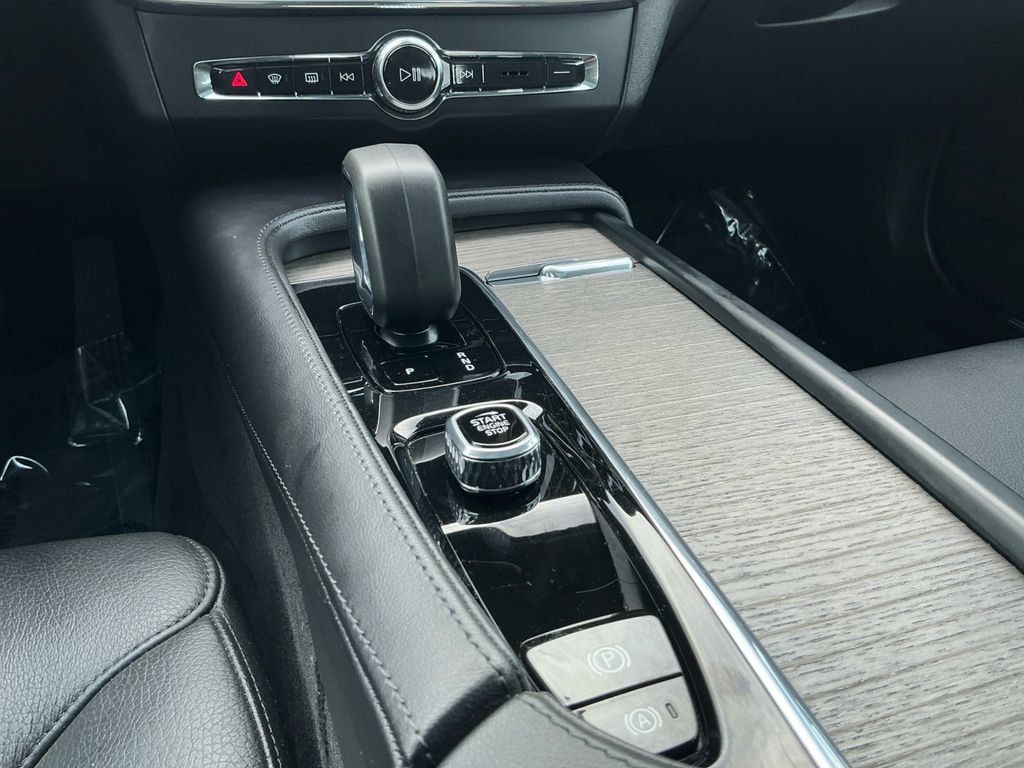 Used 2024 Volvo S90 B6 Plus AWD/4WD image 12