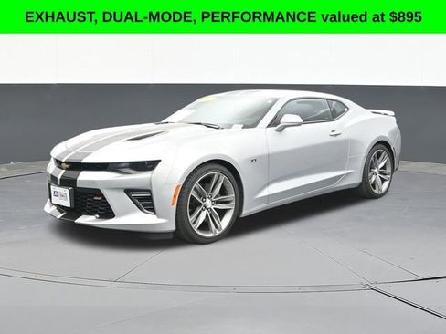 Used 2018 Chevrolet Camaro SS RWD image 6