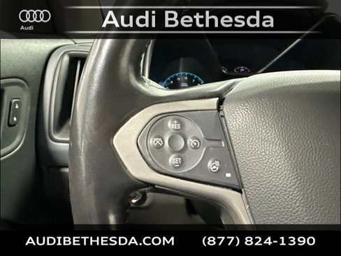 Used 2022 Chevrolet Colorado Z71 AWD/4WD image 18