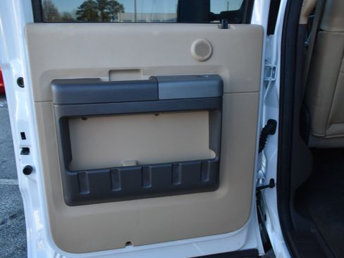 Used 2012 Ford F250 Lariat w/ Lariat Interior Pkg image 35