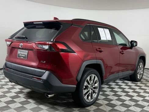 Used 2021 Toyota RAV4 XLE Premium FWD image 8