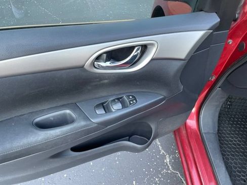 Used 2015 Nissan Sentra SV FWD image 18