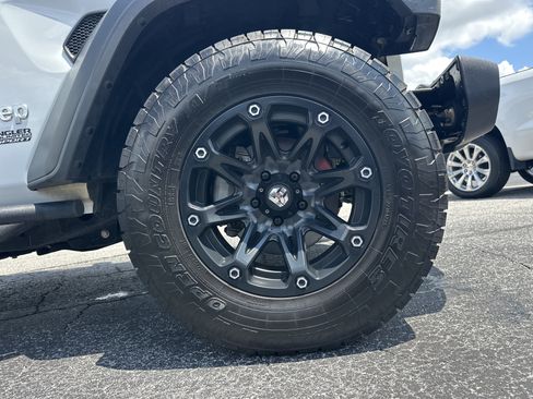Used 2018 Jeep Wrangler Unlimited Sport AWD/4WD image 13