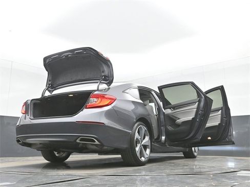 Used 2018 Honda Accord Touring image 55