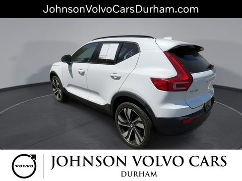 Used 2023 Volvo XC40 B5 Plus w/ Driver Assist Package AWD/4WD image 6