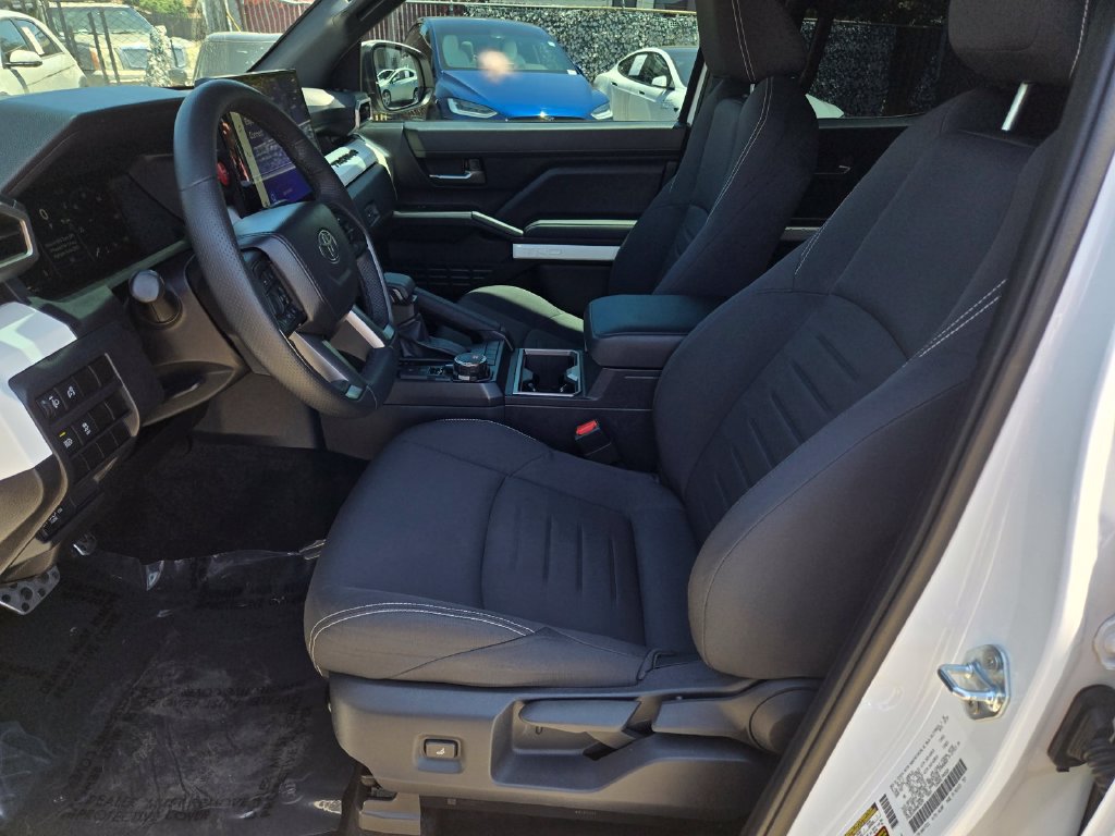 Used 2024 Toyota Tacoma TRD Sport AWD/4WD image 17