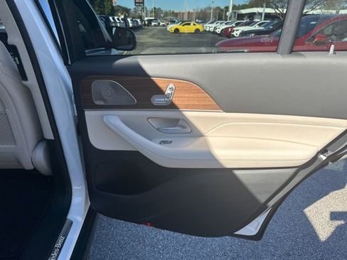 Certified 2025 Mercedes-Benz GLS 450 4MATIC image 32