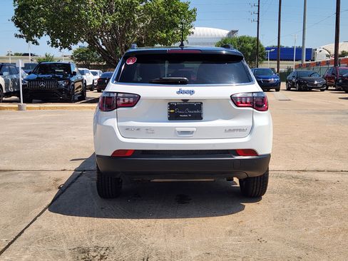 Used 2025 Jeep Compass Limited AWD/4WD image 7