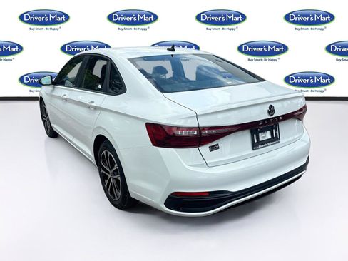 Used 2025 Volkswagen Jetta Sport FWD image 5