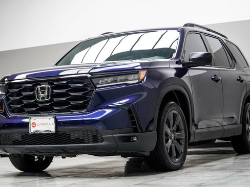 Used 2025 Honda Pilot Sport image 9