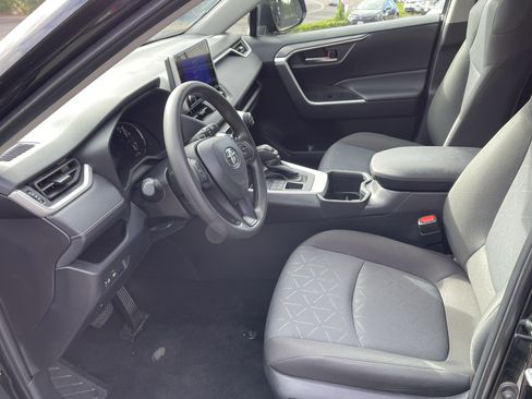 Certified 2025 Toyota RAV4 XLE AWD/4WD image 10