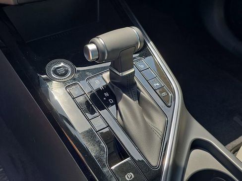 New 2026 Kia Niro EX FWD image 25