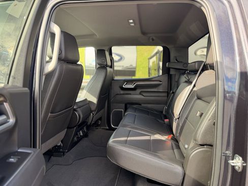 Used 2026 GMC Sierra 1500 SLT AWD/4WD image 15