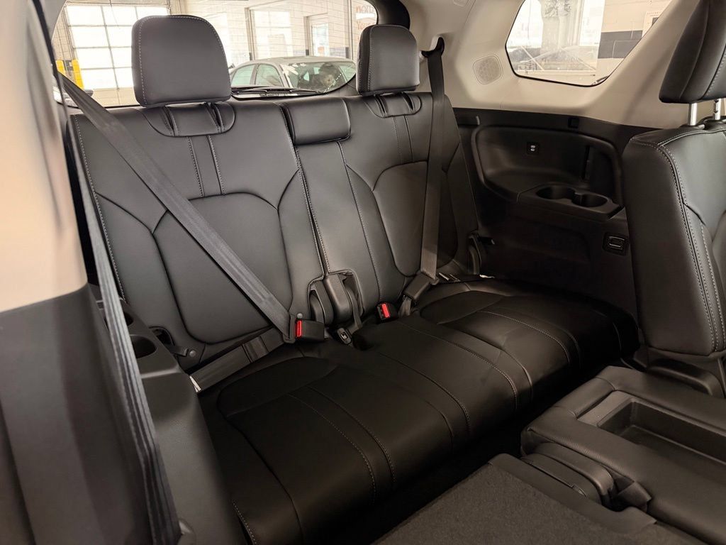 New 2026 Honda Pilot Touring image 17