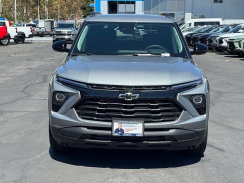 New 2026 Chevrolet TrailBlazer LT w/ Convenience Package FWD image 2