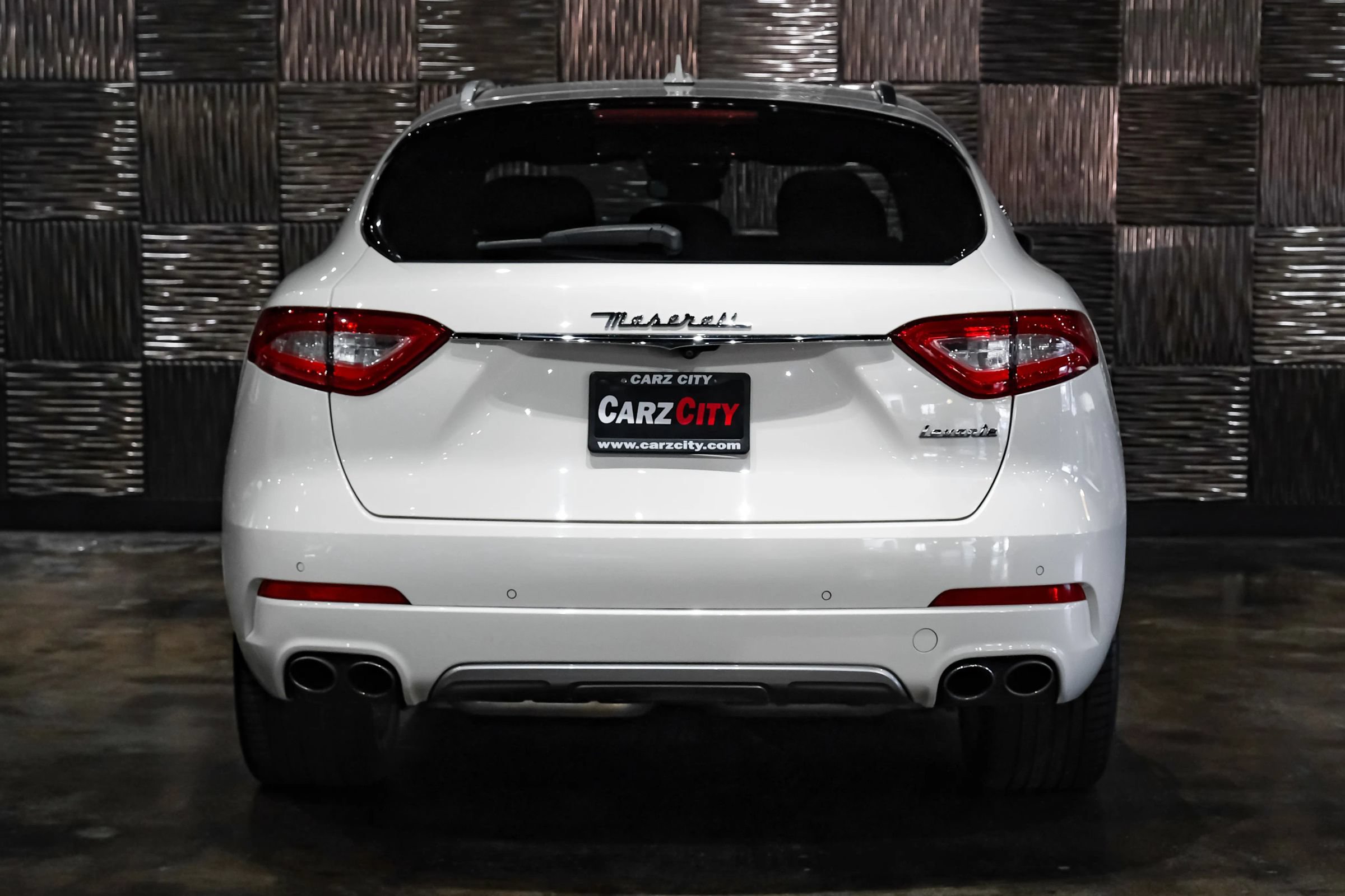 Used 2017 Maserati Levante S AWD/4WD image 11