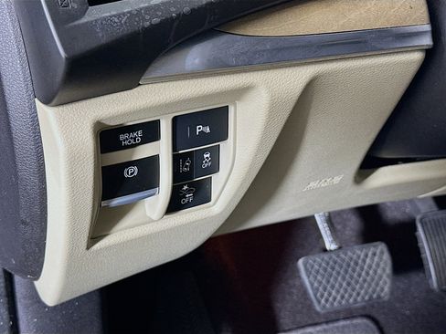 Used 2019 Acura MDX FWD w/ Technology Package image 16