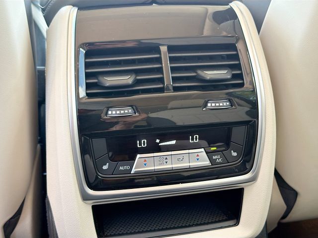 Used 2024 BMW ALPINA XB7 AWD/4WD image 19