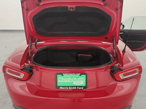 Used 2018 FIAT 124 Spider Classica RWD image 24