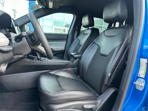 Used 2024 Jeep Compass Latitude AWD/4WD image 9