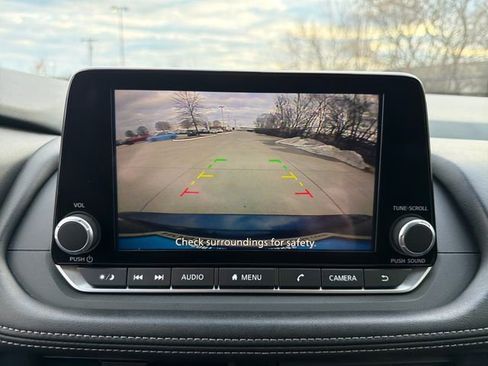 Used 2025 Nissan Rogue SV image 33