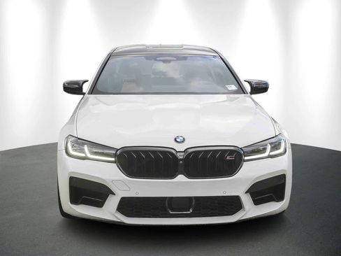 Used 2023 BMW M5 image 2