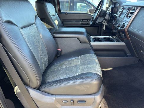 Used 2011 Ford F250 Lariat w/ Chrome Pkg image 19