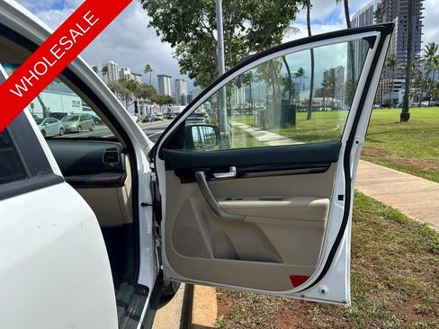 Used 2015 Kia Sorento LX image 19