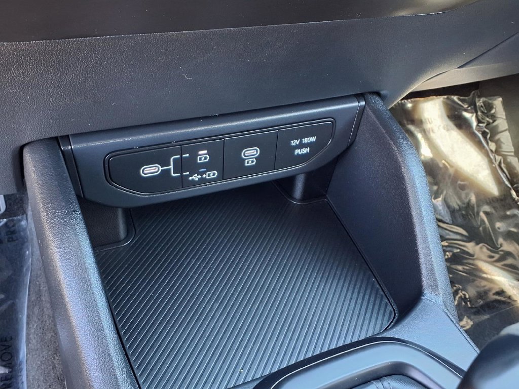 Certified 2025 Kia K4 FWD image 26