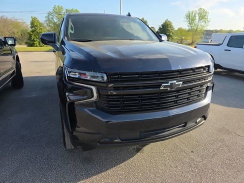 Used 2023 Chevrolet Suburban RST image 9