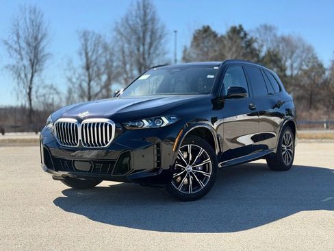 New 2026 BMW X5 xDrive40i w/ M Sport Package AWD/4WD image 1