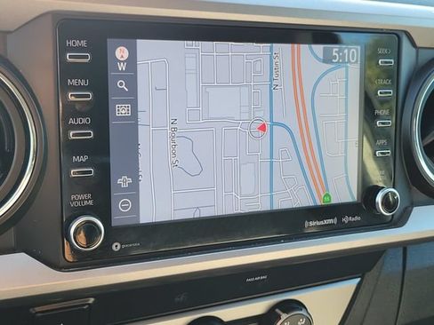 Used 2020 Toyota Tacoma SR5 RWD image 11