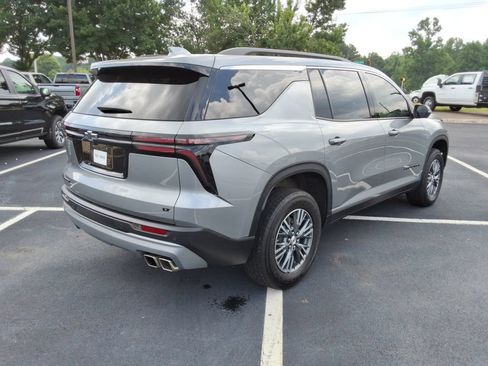 Certified 2024 Chevrolet Traverse LT FWD image 5