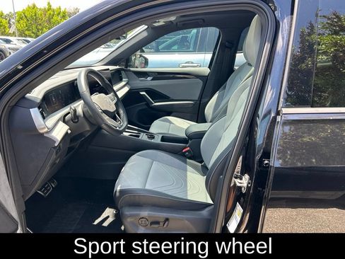 Used 2025 Volkswagen Tiguan SE R-Line AWD/4WD image 15
