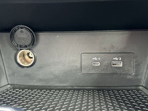 Used 2023 Nissan Pathfinder SV image 31