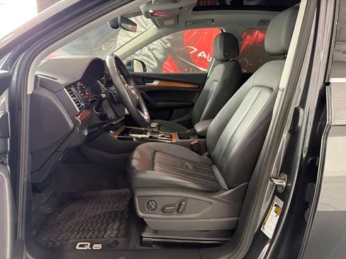 Used 2023 Audi Q5 2.0T Premium w/ Convenience Package AWD/4WD image 11
