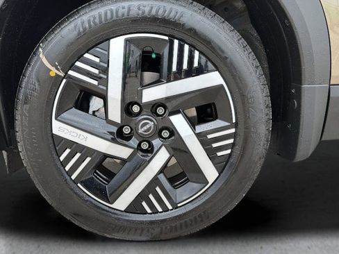 New 2026 Nissan Kicks SV w/ Charging Package FWD image 28