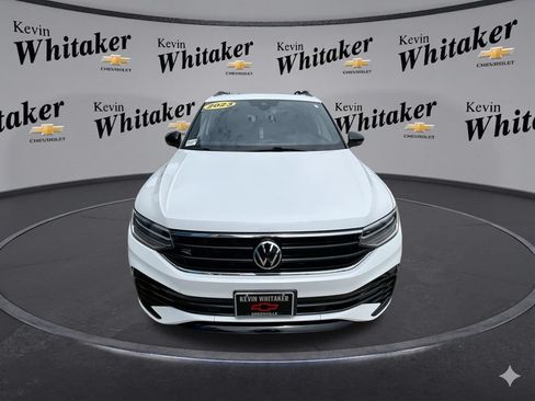 Used 2023 Volkswagen Tiguan SE R-Line AWD/4WD image 3