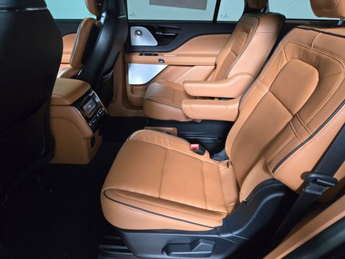New 2026 Lincoln Aviator Black Label w/ Jet Appearance Package AWD/4WD image 14