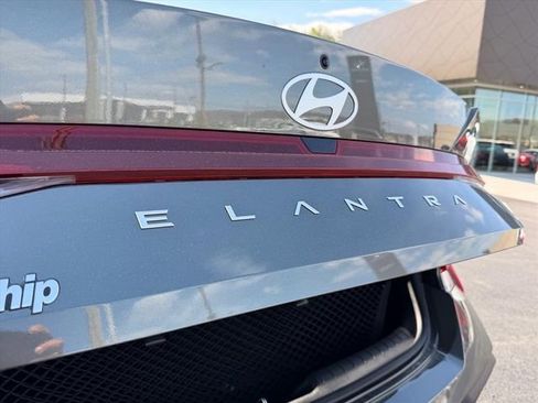 New 2026 Hyundai Elantra SE FWD image 31