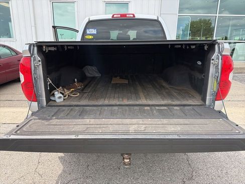 Used 2018 Toyota Tundra Limited w/ Limited Premium Package AWD/4WD image 8